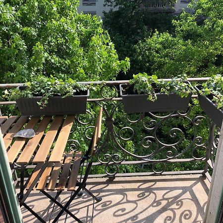 Casa Alberto da Giussano, elegante bilocale in centro con balcone sul parco Milano Esterno foto