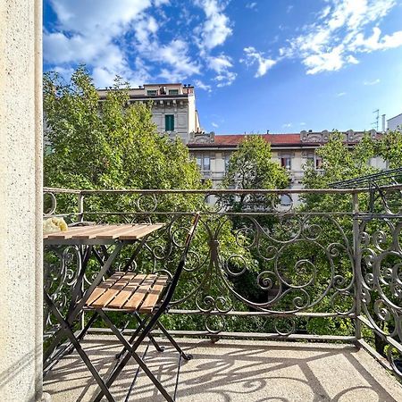 Casa Alberto da Giussano, elegante bilocale in centro con balcone sul parco Milano Esterno foto