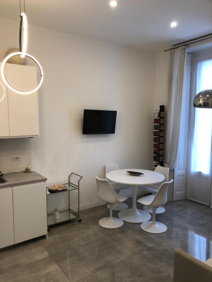 Casa Alberto da Giussano, elegante bilocale in centro con balcone sul parco Milano Esterno foto