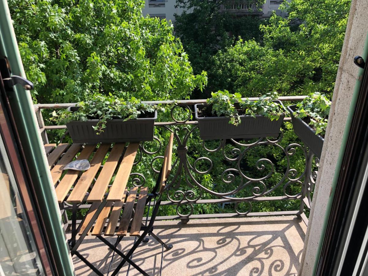 Casa Alberto da Giussano, elegante bilocale in centro con balcone sul parco Milano Esterno foto