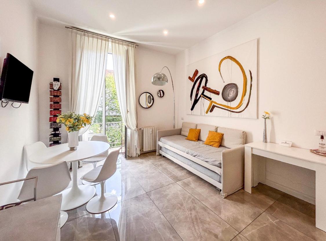 Casa Alberto da Giussano, elegante bilocale in centro con balcone sul parco Milano Esterno foto